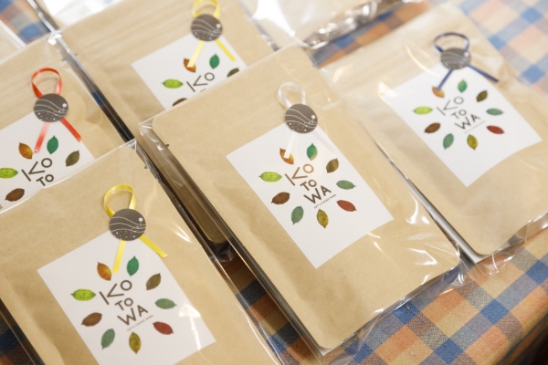 カカオニブを使ったオリジナル商品「KOTOWA」